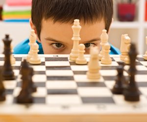 Schach fürs Kind: Warum das Strategiespiel schlau macht