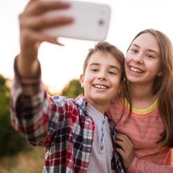 Samsung-Geheimtipp: Handy + Geschenk & Tarif zum Witzpreis – ideal für Kinder