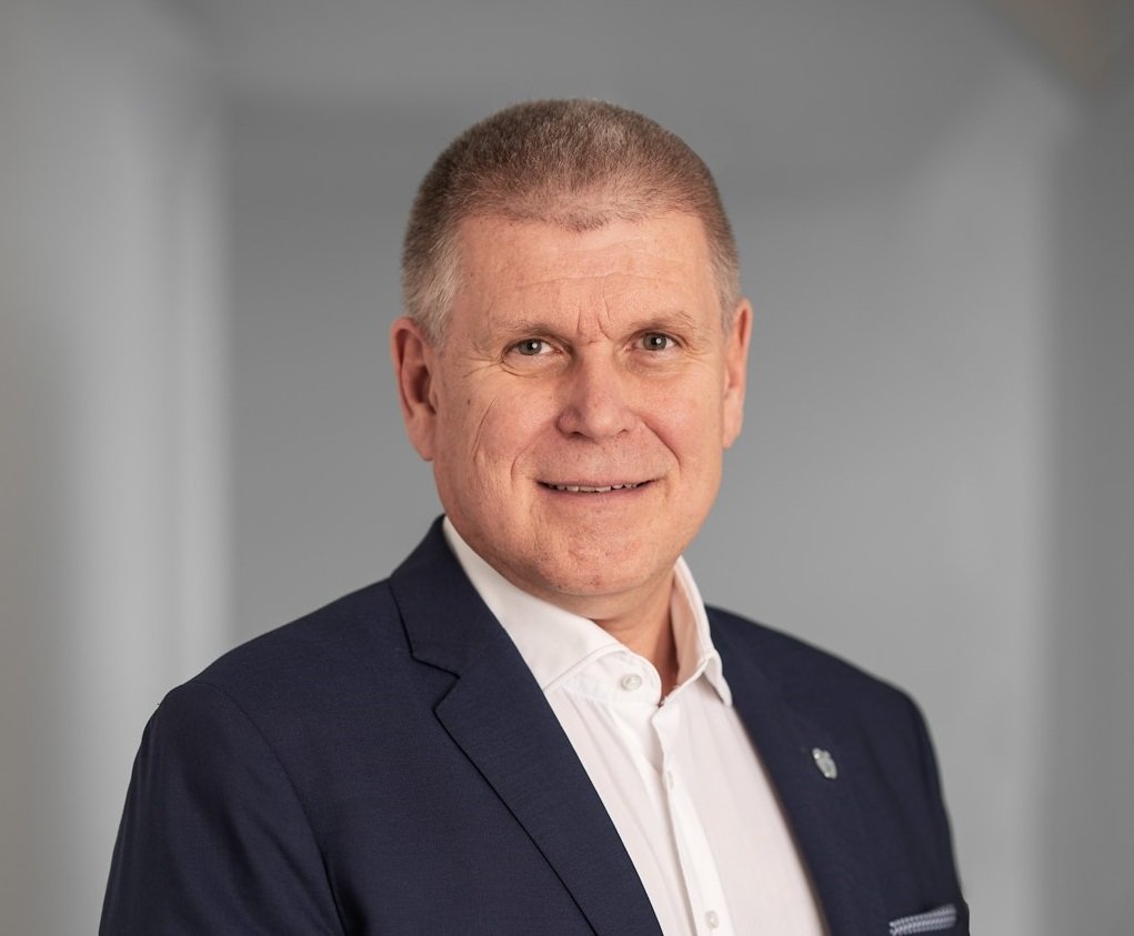 Univ. Prof. Dr. Andreas Obruca(1) Univ. Prof. Dr. Andreas Obruca(1)