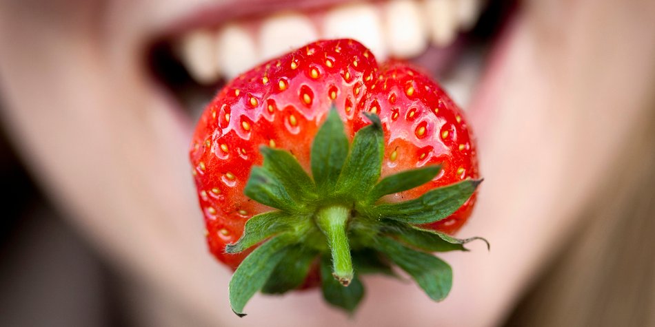 Weiße Erdbeeren, die nach Ananas schmecken? Diese spannenden Erdbeerfakten überraschen jeden