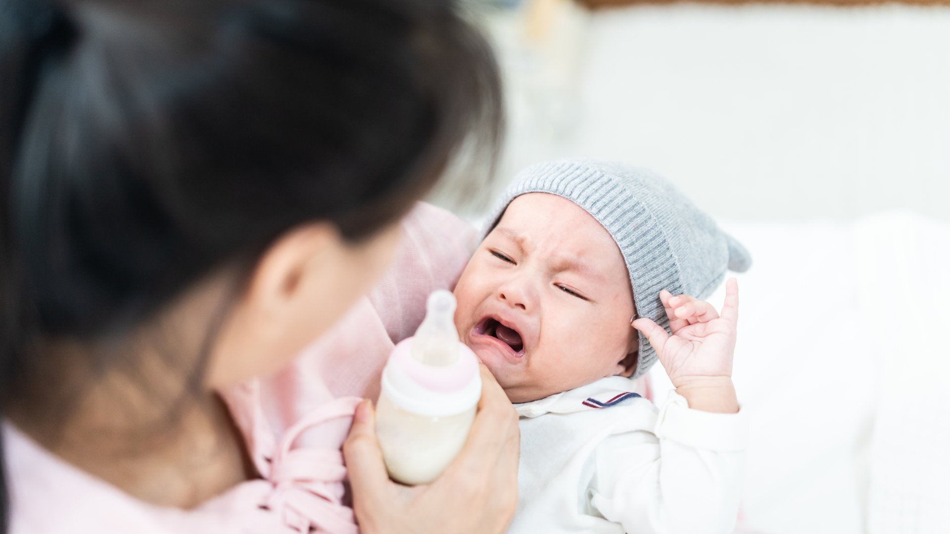 Bei Welcher Menge Wasser Tritt Wasservergiftung Ein Baby Gefährliche Wasservergiftung beim Baby