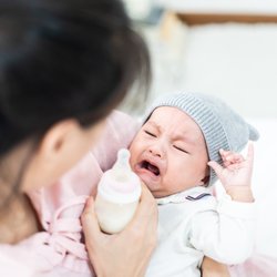 Wasservergiftung beim Baby: Warum zu viel Wasser für den Säugling gefährlich werden kann