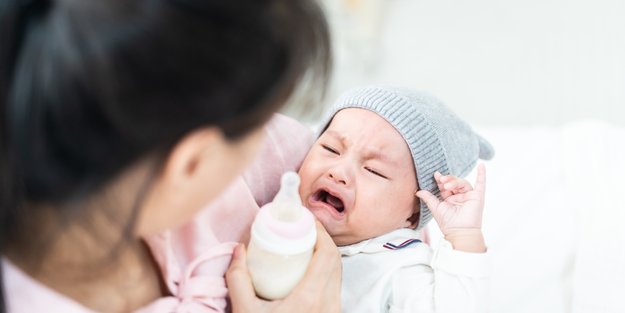 Wasservergiftung beim Baby: Warum Wasser für den Säugling gefährlich sein kann