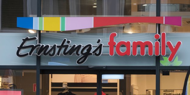 Für nur 5 €: Diese Ernsting's-Kissenhülle verwandelt deinen Balkon in eine Wohlfühloase