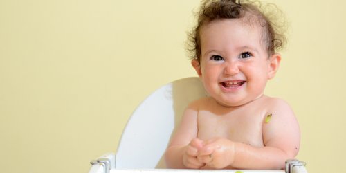 Kiwi fürs Baby: Warum du die Superfrucht nicht vor dem 6. Monat füttern solltest