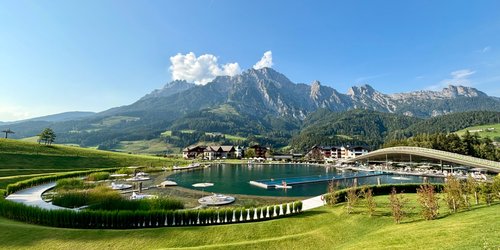 Influencer-Hotspot vs. familiäres Traditionshaus? Der Krallerhof in Österreich kriegt beides hin