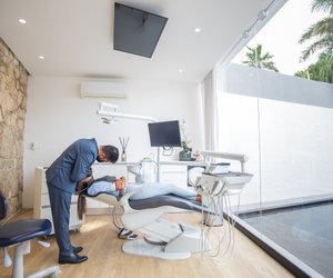 Zahnkrone Haltbarkeit: Wie lange hält der künstliche Zahnüberzug?