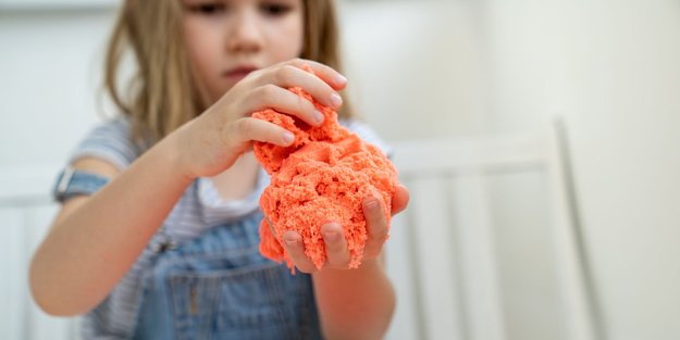Video-Anleitung mit 6 Optionen: So macht ihr kinetischen Sand easy from scratch