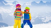 Die richtige Skiausrüstung für Kinder: von der perfekten Ski-Länge, Bindung und Helm