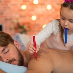Vatertagssprüche: 10 kurze Verse und liebevolle Zeilen zum Vatertag