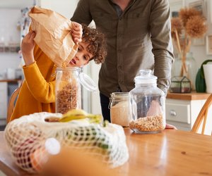 Umwelt schützen leichtgemacht: Diese 20 Tipps erleichtern den Familienalltag