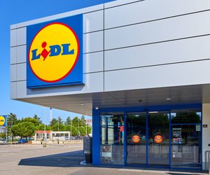 Für die Festtage: Auf der Etagere von Lidl sehen Köstlichkeiten noch leckerer aus