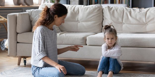 Überholte Erziehung: Was Eltern einfach nicht mehr zu Kindern sagen sollten