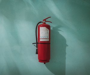 Feuerlöscher Haltbarkeit: Wie lange hält sich der Lebensretter?