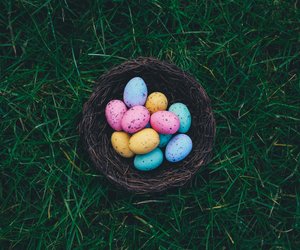 Osterdeko selbstgemacht: Mit diesem schnellen Action-Hack zum traumhaften DIY-Windlicht