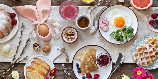 Endlich Ostern: Diese zauberhafte Ostertischdeko begeistert Groß & Klein