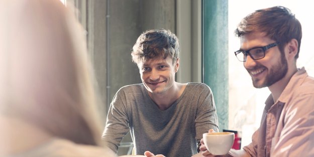 Psychologie: 10 Smalltalk-Sätze, die kaum jemand sagt – und sofort Sympathie wecken