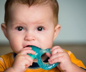 Beißringe für Babys und andere wirksame Zahnungshilfen