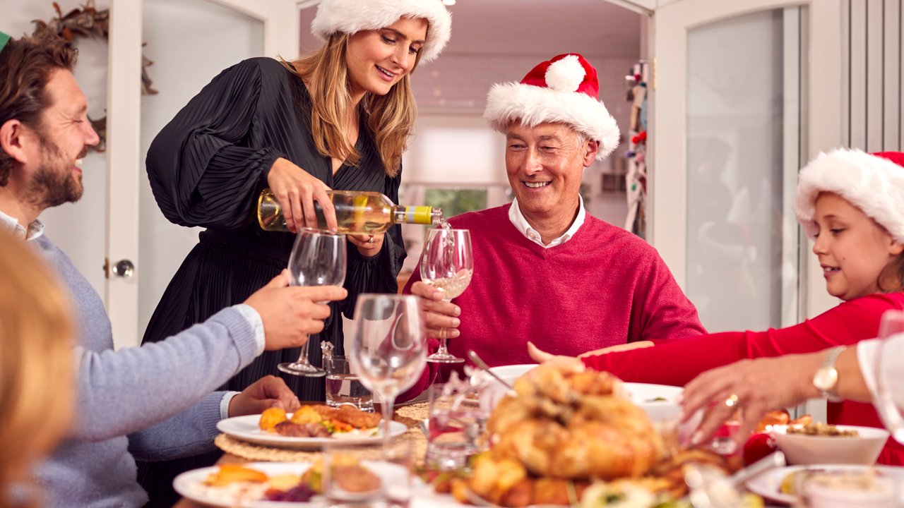 Das Weihnachtsessen kann kommen, es fehlt bloß noch ein Tischset... Schau mal bei Jysk!