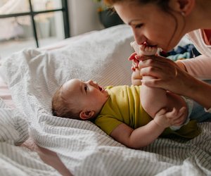 Wachstumsschub beim Baby: Die 5 großen Entwicklungsschübe im ersten Jahr