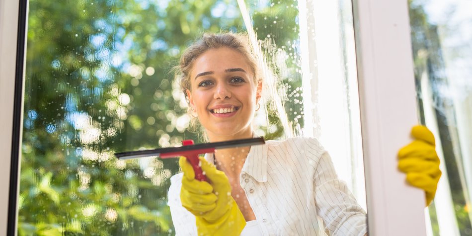 Die Fenster putzen: Wie oft solltest du die Fensterscheiben reinigen?