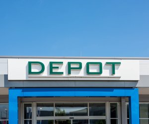 Gem&#x00FC;tlichkeit&#x20;f&#x00FC;r&#x20;Zuhause&#x3A;&#x20;Dieser&#x20;H&#x00E4;ngesessel&#x20;von&#x20;Depot&#x20;f&#x00FC;r&#x20;den&#x20;Balkon&#x20;begeistert