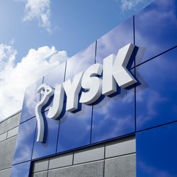 Klein, praktisch, schick – der perfekte Balkontisch kommt von Jysk