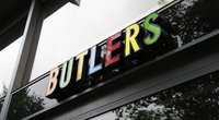 Die perfekte Deko für Urlaubsflair: Die blaue Laterne von Butlers
