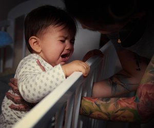 Schlafregression: Warum dein Baby plötzlich schlecht schläft