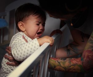 Schlafregression: Darum schläft dein Baby plötzlich schlecht
