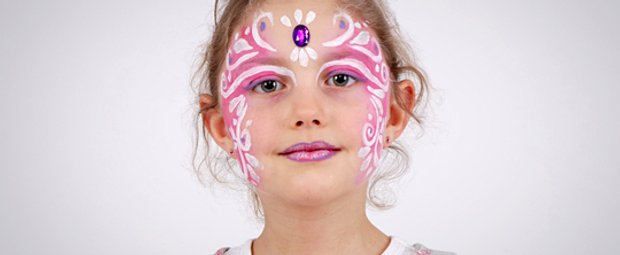 Kinderschminken: Verwandel dein Kind in eine zauberhafte Prinzessin