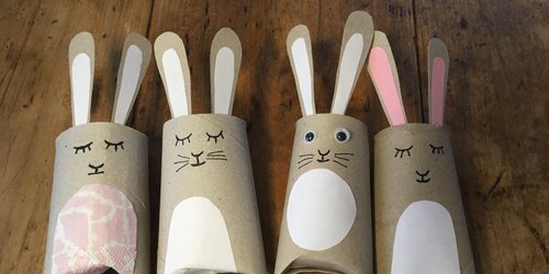 Lustige Osterhasen aus Klopapierrollen basteln: Ein DIY-Tipp für die ganze Familie