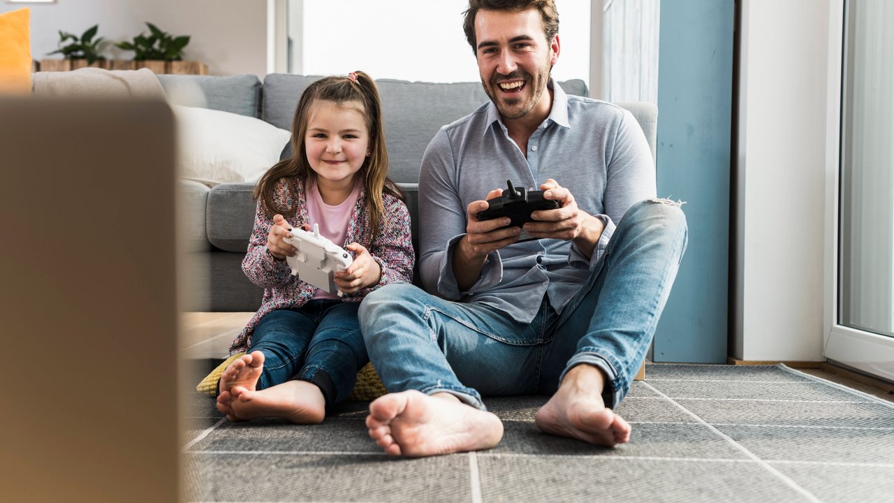 Bei Ernsting's family gibt es die süße Spardose für alle Gamer*innen.