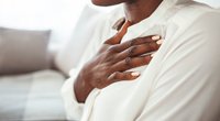 Herzrasen Wechseljahre: Häufige Ursachen für den hohen Pulsschlag und wann es gefährlich wird