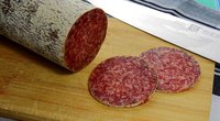 Salami fürs Baby: Ab diesem Alter darf sie aufs Brot 