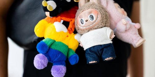 Monster mit 9 Zähnen: Warum alle die hässlichen Labubus lieben