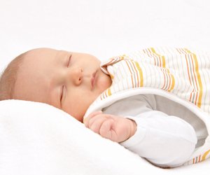 Dieser Neugeborenen-Schlafsack könnte eurem Baby schaden