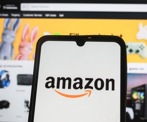 Privatsphäre auf dem Balkon: Die künstliche Hecke von Amazon schafft dir eine grüne Oase
