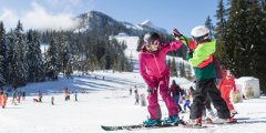 Pistengaudi in Oberbayern: Ski-Erlebnis für die ganze Familie