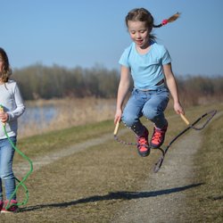 Filzen mit Kindern: So einfach könnt ihr ein Springseil selber machen