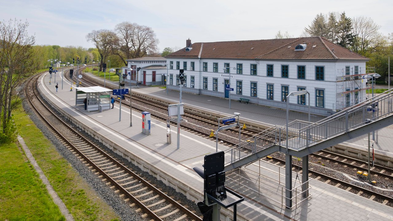 Der Bahnhof Vienenburg liegt in Niedersachsen.