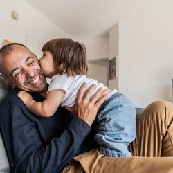 Von Matheangst bis Liebesglück: Wie Väter die Zukunft ihrer Kinder formen