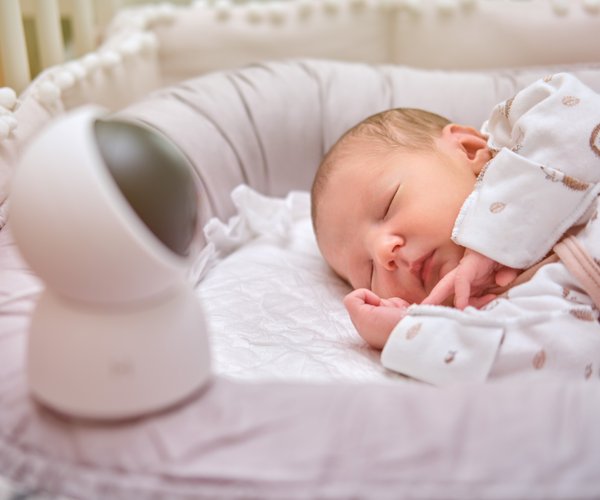 Baby streckt Zunge raus 15 mögliche Ursachen