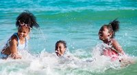Diese 10 Tipps einer Rettungsschwimmerin können euren Kindern das Leben retten