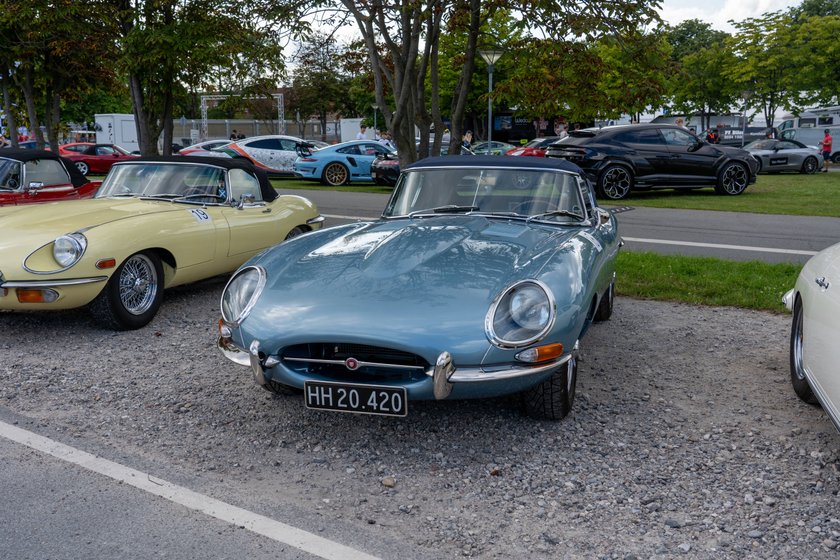 Blauer Jaguar E-type in Kopenhagen, Dänemark, 2. August 2024