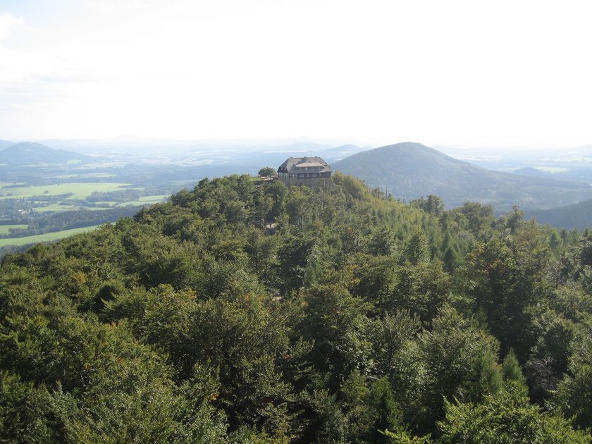 Panoramablick auf die malerischen Berge der Hochlausitz