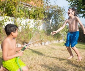 4&#x20;Gadgets,&#x20;mit&#x20;denen&#x20;ihr&#x20;euch&#x20;ohne&#x20;Pool&#x20;im&#x20;Garten&#x20;abk&#x00FC;hlen&#x20;k&#x00F6;nnt