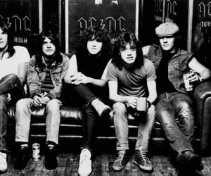 Quiz für AC/DC-Fans: Wie gut kennst du die Hits der Rock-Legenden?