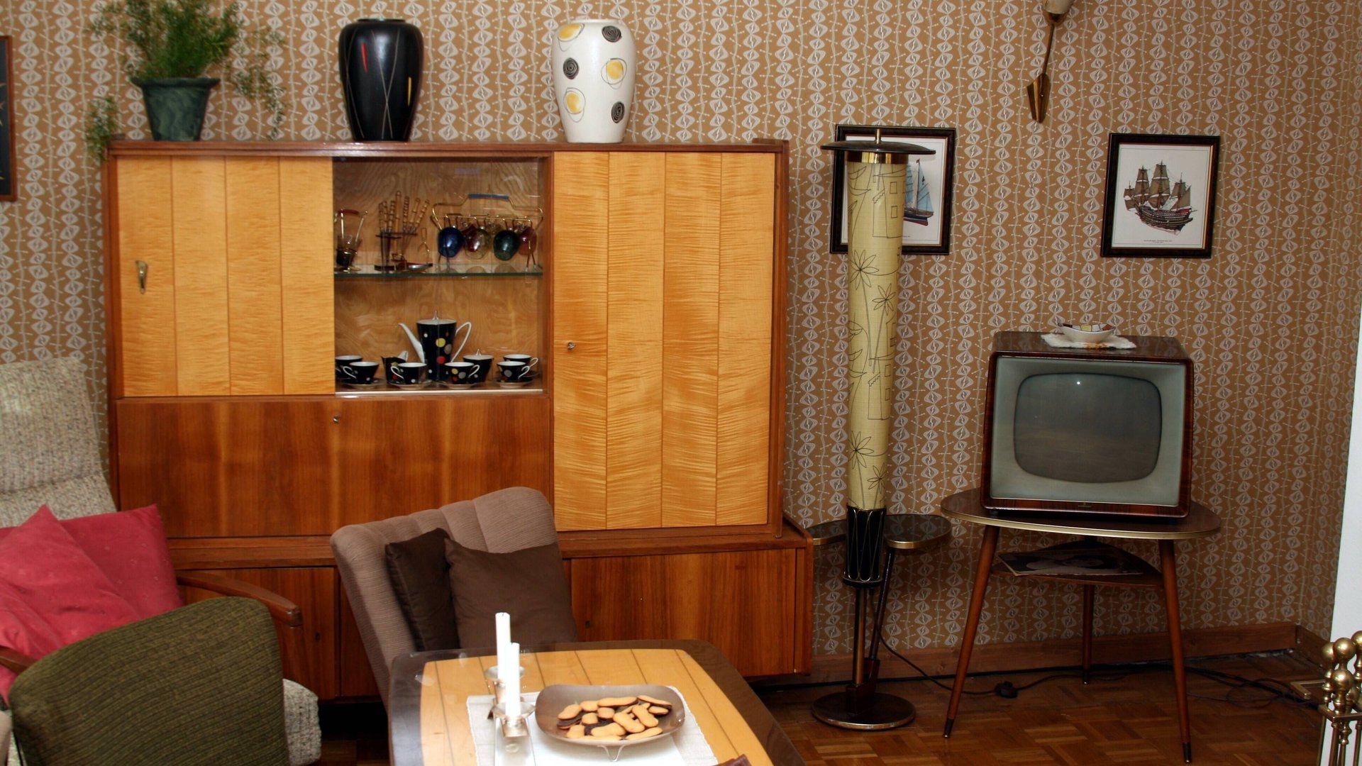 Die typische Wohnung der 60er Diese Deko und Möbel waren ein Muss