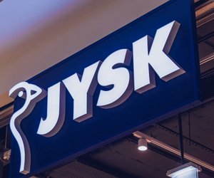 Sommer-Essential: Dieser JYSK-Pavillon unter 200 Euro schützt vor Sonne und Regen
